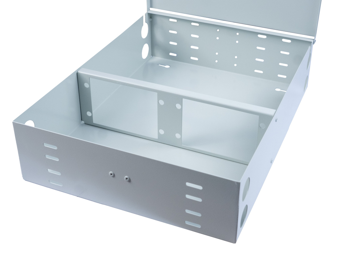 Cabeus FO-WL-24/32-SC/2LC/FC/ST-FP-K Кросс оптический настенный частично укомплектованный 24/32 порта SC/LC duplex/FC/ST (Планка SC/2LC-4 шт, планка FC/ST-4шт, планка-заглушка-1шт, сплайс-кассета-2шт, крышка для ску -1шт) серый RAL 7035