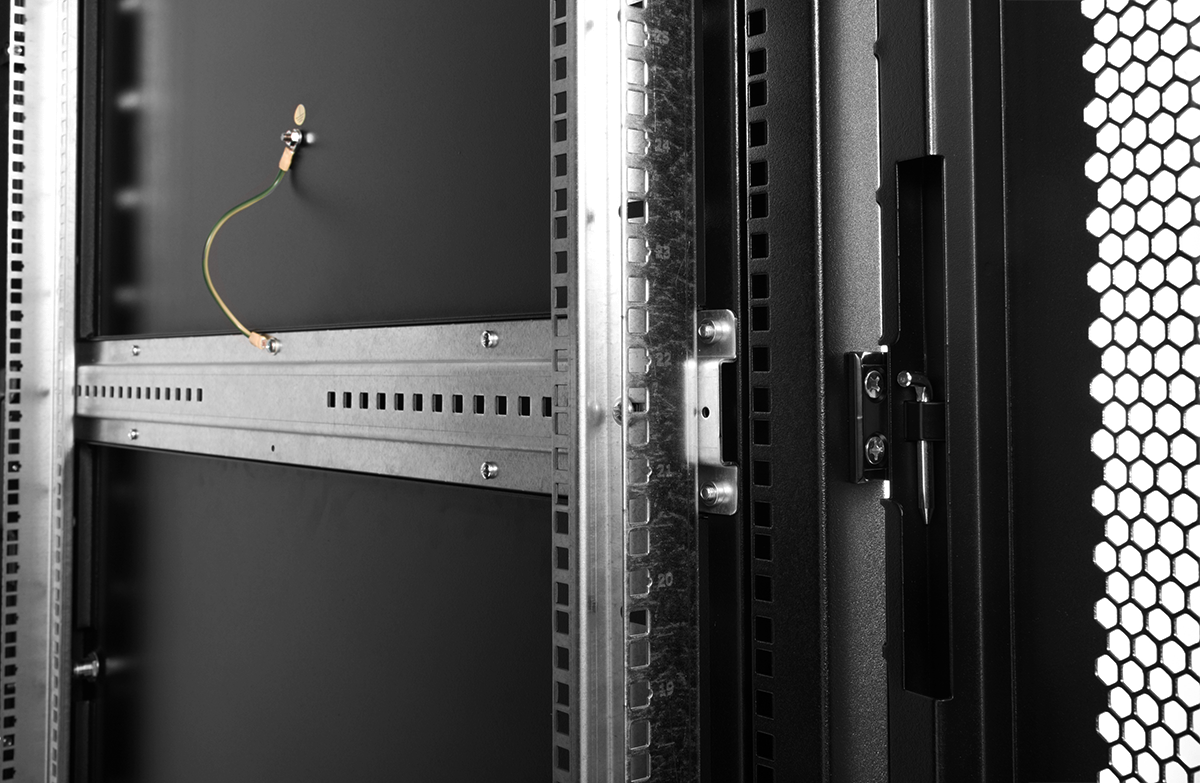 ЦМО ШТК-М-42.6.6-1ААА-9005 Шкаф телекоммуникационный напольный 42U (600x600) дверь стекло, цвет чёрный, ШТК-М-42.6.6-1ААА-9005