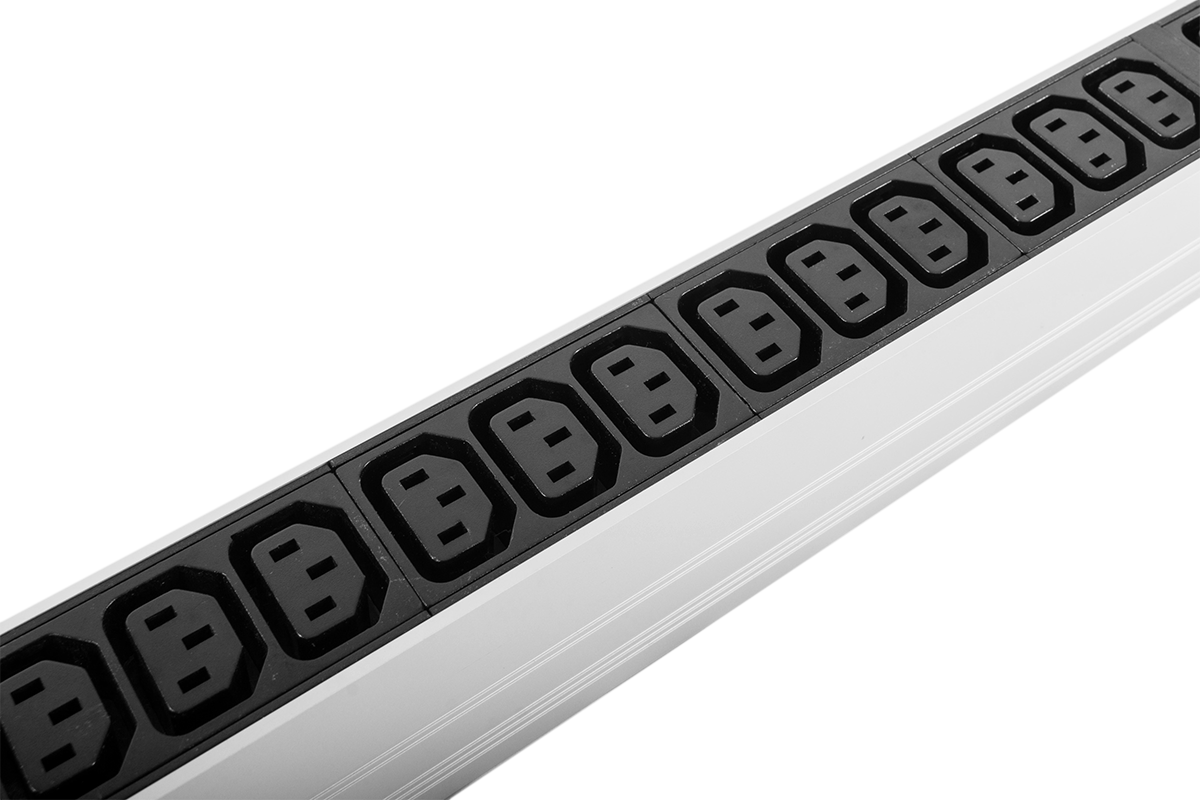 Верт блок розеток Rem-16, 1×16A, выкл, 48 C13, 1420мм, 33-48U, вход C20, R-16-48C13-V-1420