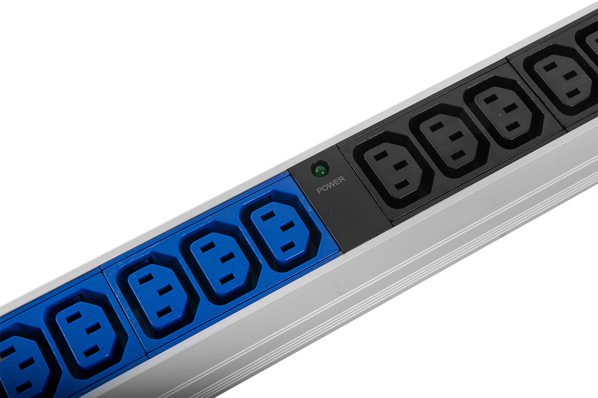 ЦМО R-32-12C13-I-440-K Блок розеток Rem-32 с инд., 12 IEC 60320 C13, 32А, алюм., 19", колодка, R-32-12C13-I-440-K