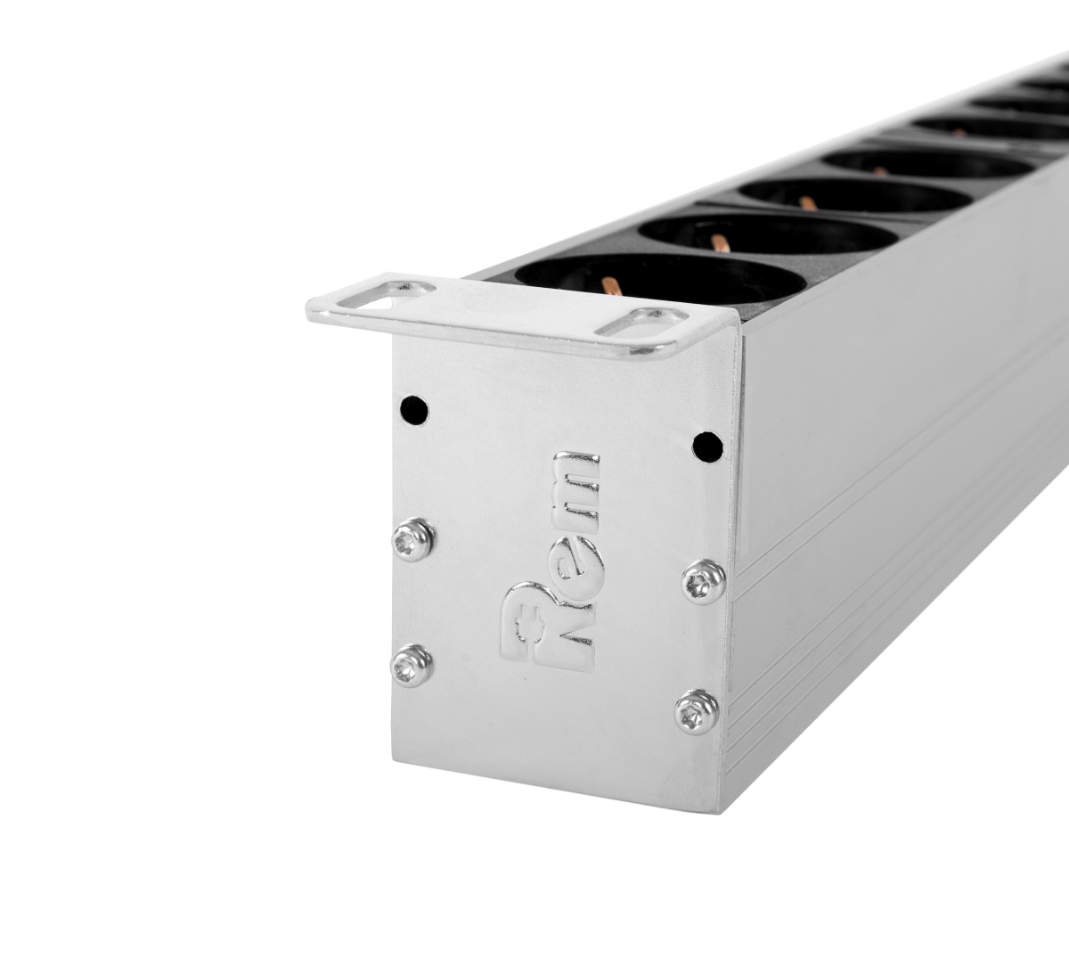 ЦМО R-32-24S-A-Am-1820-K Верт. блок розеток Rem-32 с авт., и амп., 24 Schuko, 32А, алюм., 42-48U, колодка, R-32-24S-A-Am-1820-K