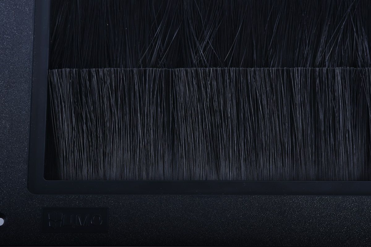 Кабельный ввод с двойной щеткой