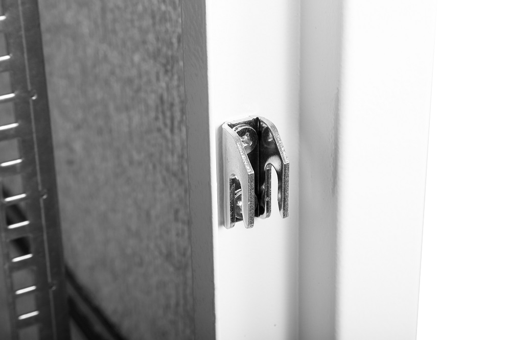 ЦМО ШТВ-2-24.10.6-43А3 Шкаф уличный всепогодный напольный 24U (Ш1000 × Г600) с электроотсеком, три двери