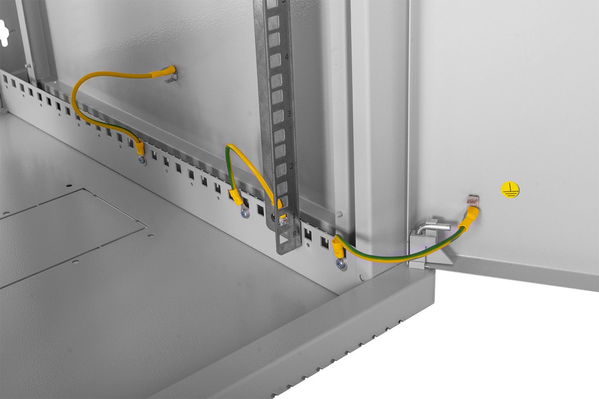 ЦМО ШРН-15.650.1 Шкаф телекоммуникационный настенный 15U (600х650) дверь металл, ШРН-15.650.1